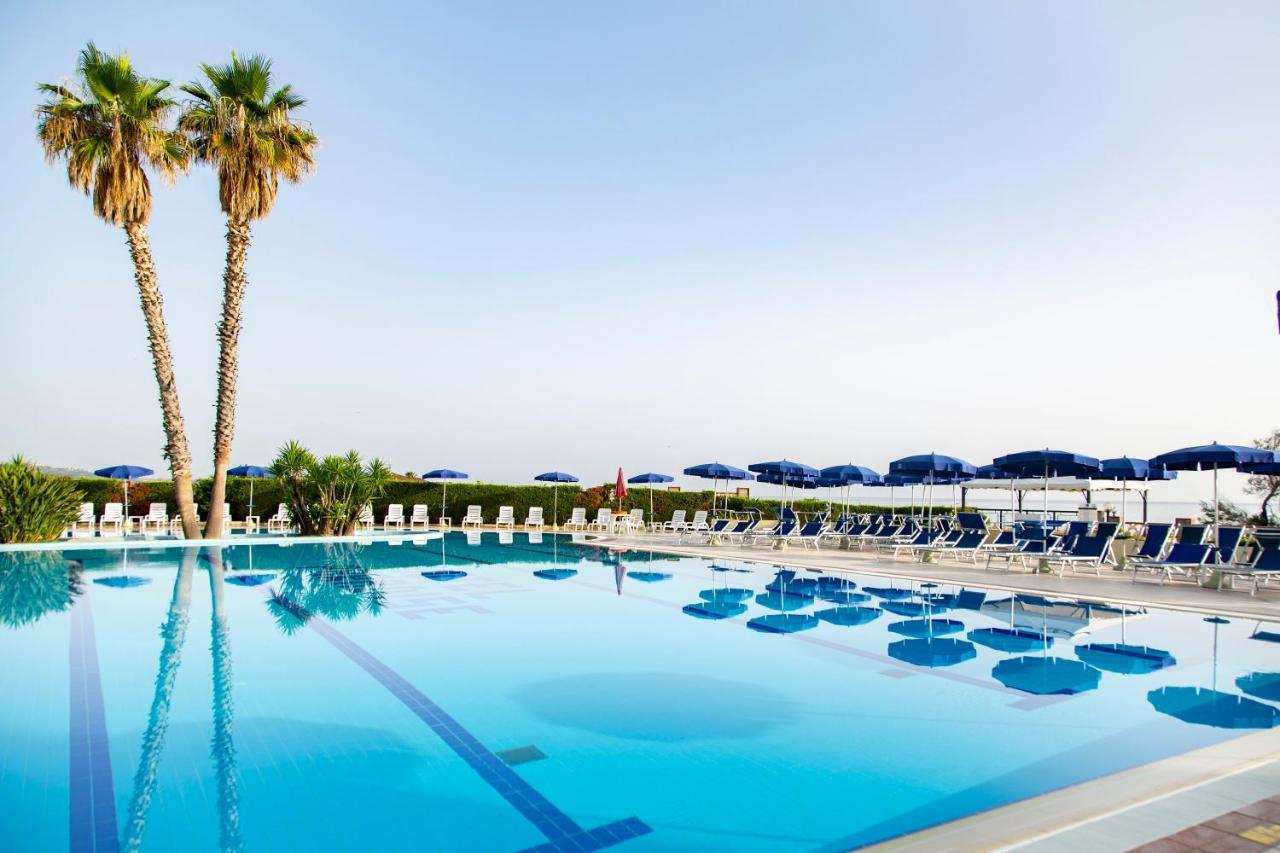 Hotel Village Paradise Marina di Mandatoriccio Esterno foto