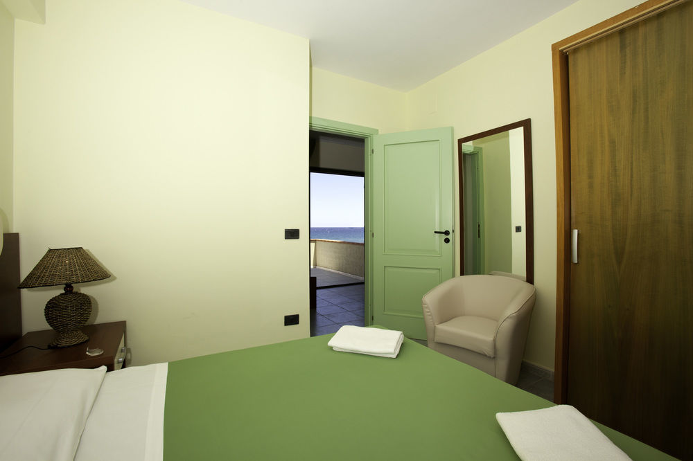 Hotel Village Paradise Marina di Mandatoriccio Esterno foto
