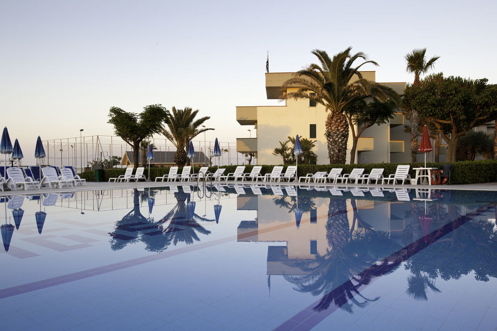 Hotel Village Paradise Marina di Mandatoriccio Esterno foto