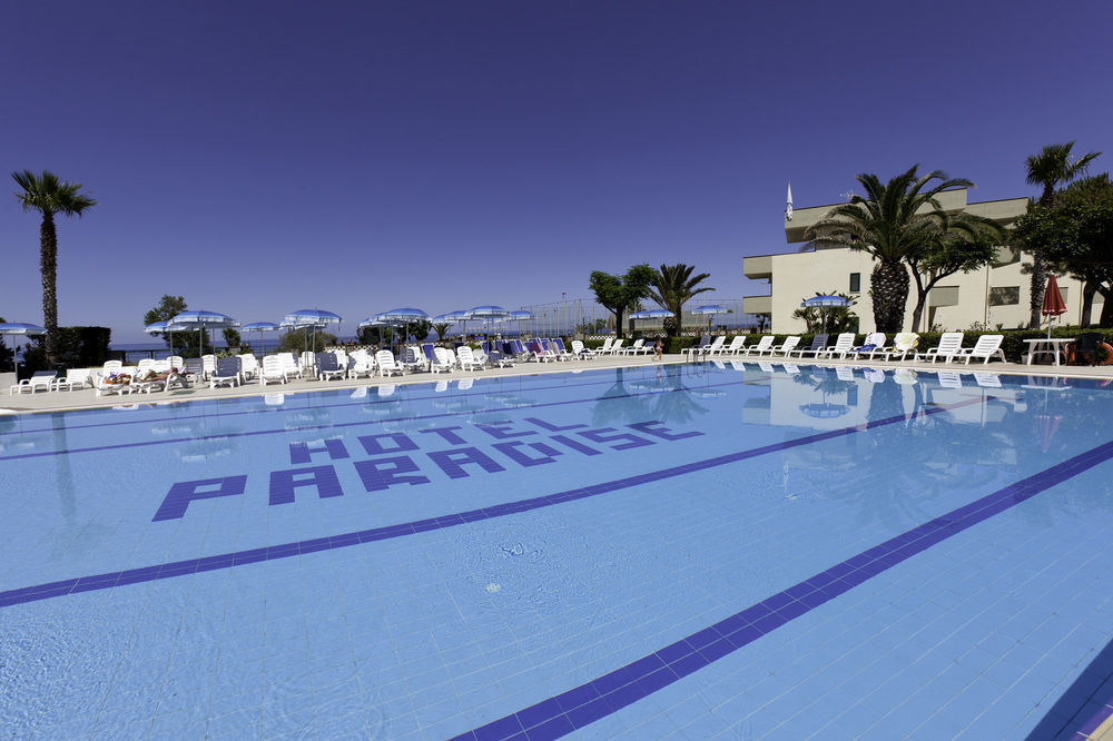 Hotel Village Paradise Marina di Mandatoriccio Esterno foto