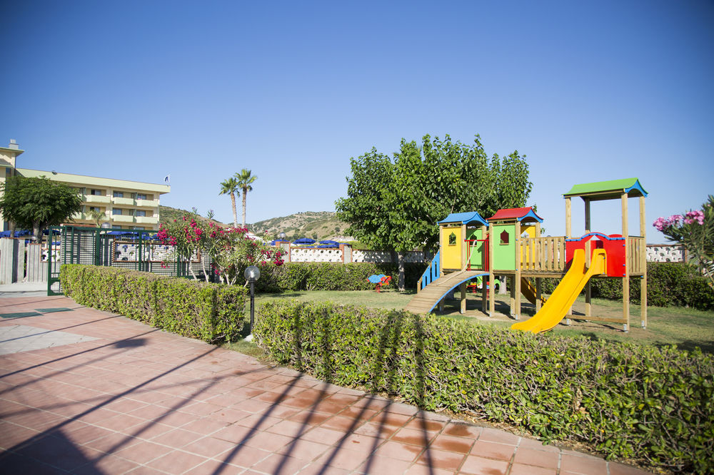Hotel Village Paradise Marina di Mandatoriccio Esterno foto