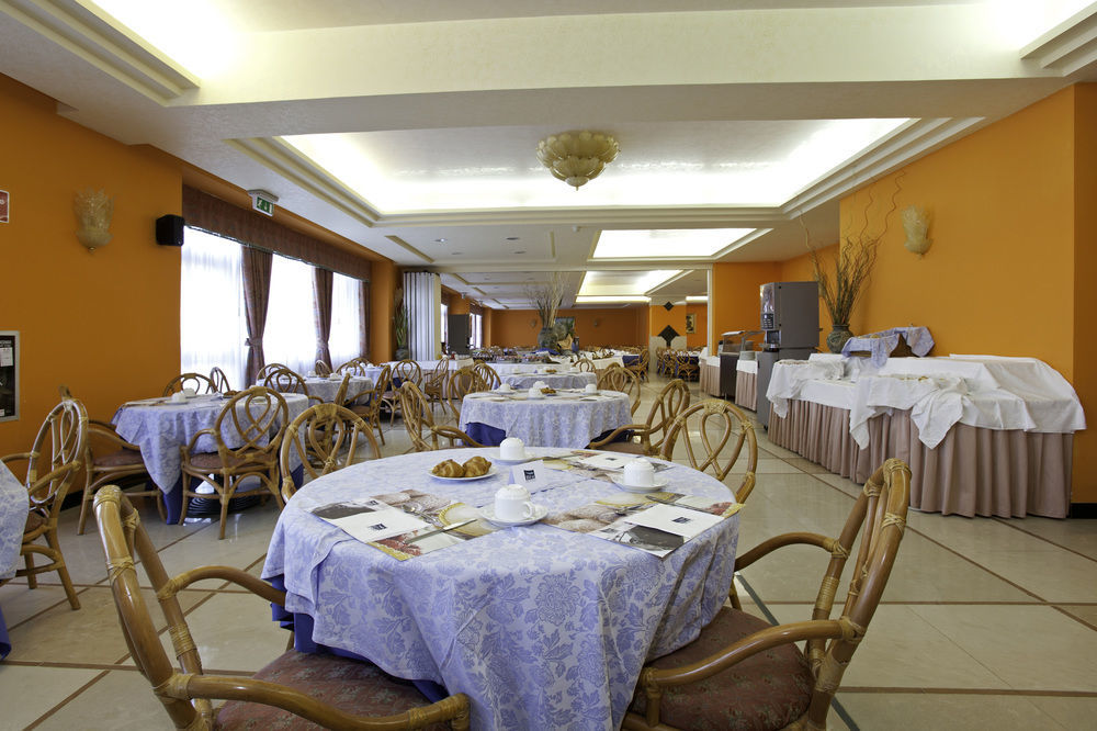 Hotel Village Paradise Marina di Mandatoriccio Esterno foto