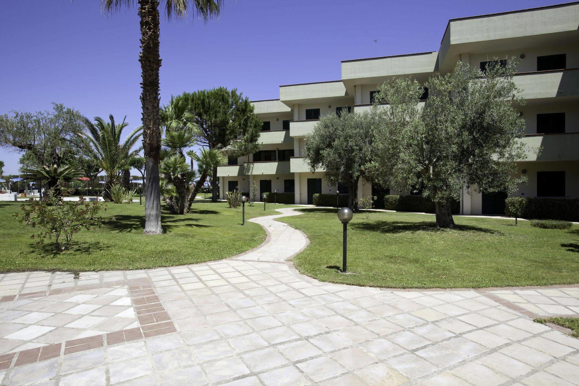 Hotel Village Paradise Marina di Mandatoriccio Esterno foto