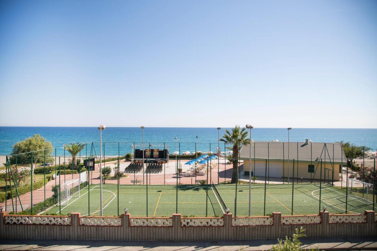 Hotel Village Paradise Marina di Mandatoriccio Esterno foto