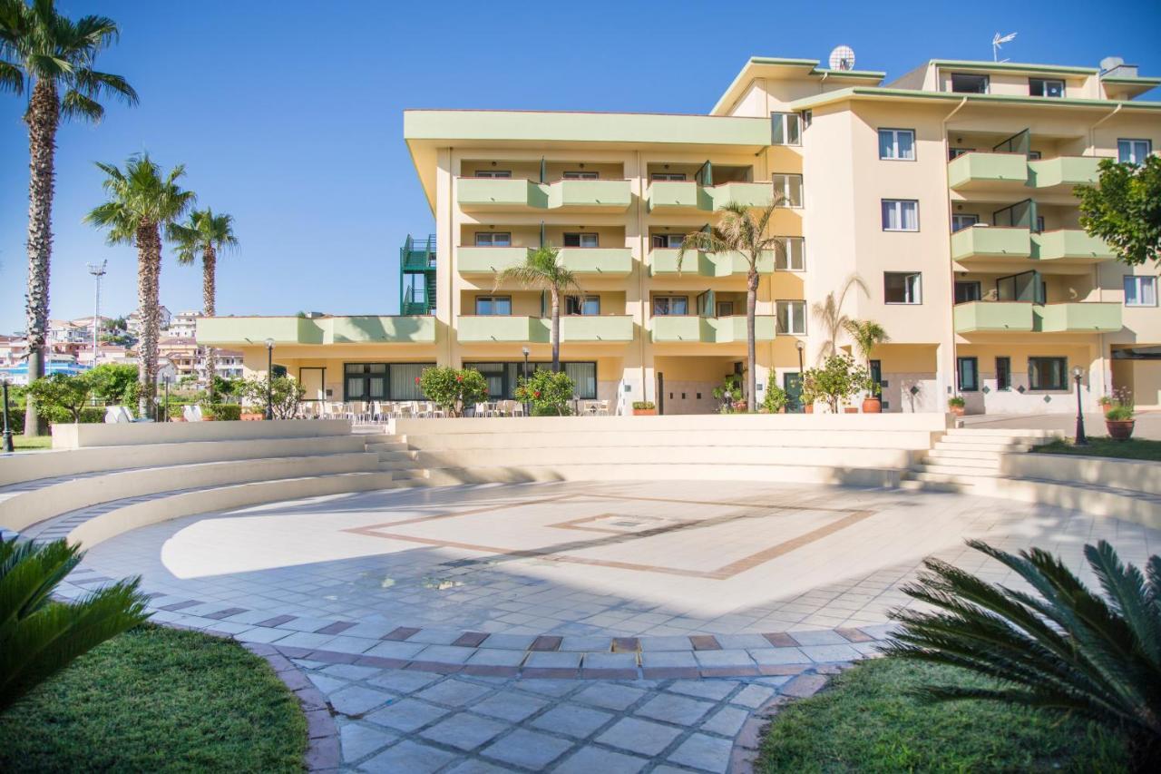 Hotel Village Paradise Marina di Mandatoriccio Esterno foto