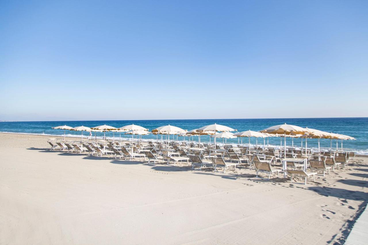Hotel Village Paradise Marina di Mandatoriccio Esterno foto